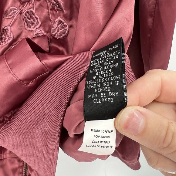 Torrid Satin Zip Bomber Jacket Embroidered Floral Rose Pink Boho Plus Size 1X - Picture 11 of 11